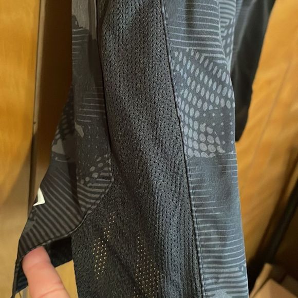 •TECH• CHEETAH BRAND ATHLETIC BLACK/GRAY PERFORMANCE SHORTS IN SIZE SMALL - Picture 7 of 8